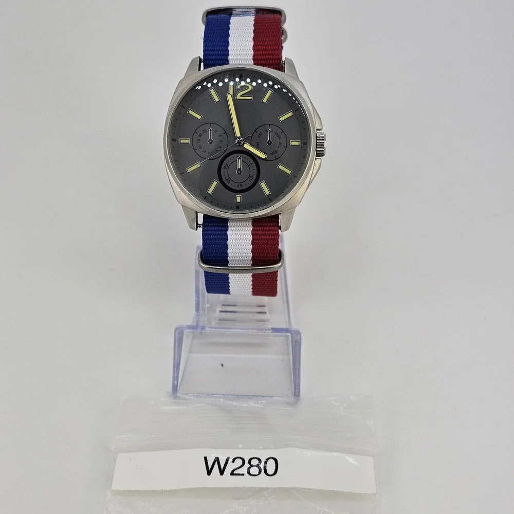 42MM Men's Watch Gray Dial Case New‎ Blue White Red Nylon Band New Battery